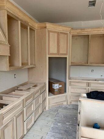Cabinet Painting Services in The Woodlands, TX (2)